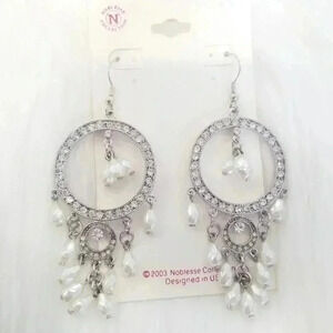 Silver circle pearl earrings